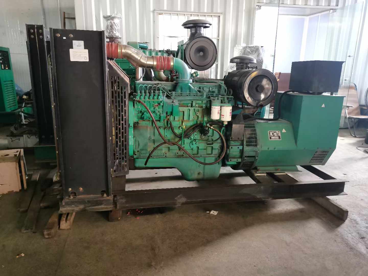 宁河发电机租赁如何确定电缆的承载电流是否在安全范围内？