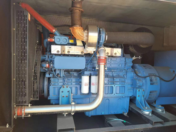 宁河燃油消耗率与进气温度的具体关系是什么？